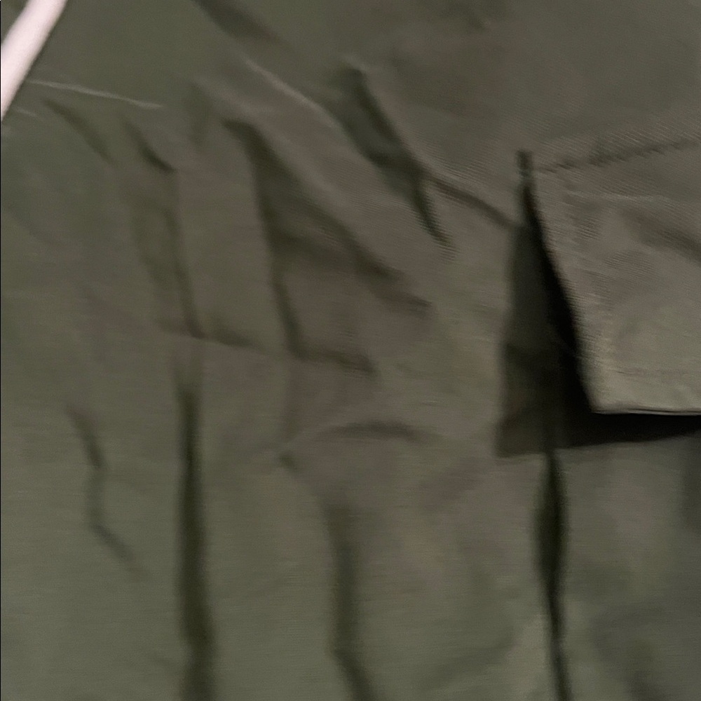 Green Cargo Jogger Pants size small never worn - Picture 3 of 7